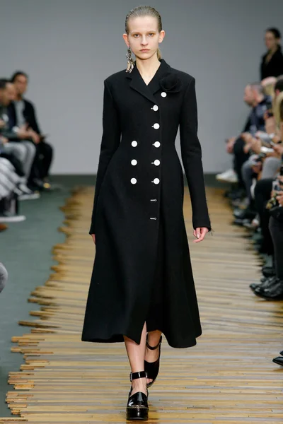 Look 1